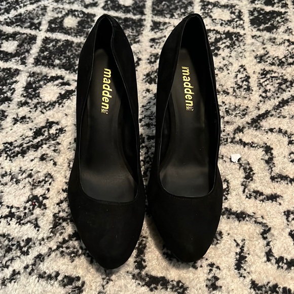 Womens heels never worn - Picture 1 of 2